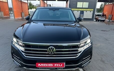 Volkswagen Touareg III, 2019 год, 4 200 000 рублей, 1 фотография