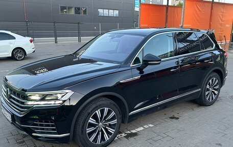 Volkswagen Touareg III, 2019 год, 4 200 000 рублей, 2 фотография
