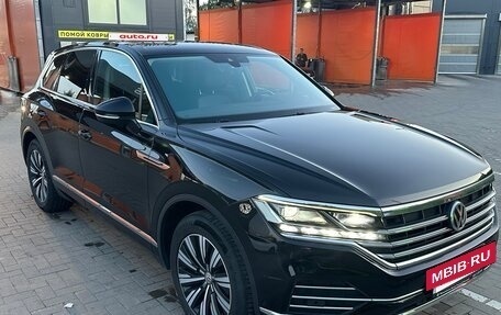 Volkswagen Touareg III, 2019 год, 4 200 000 рублей, 3 фотография