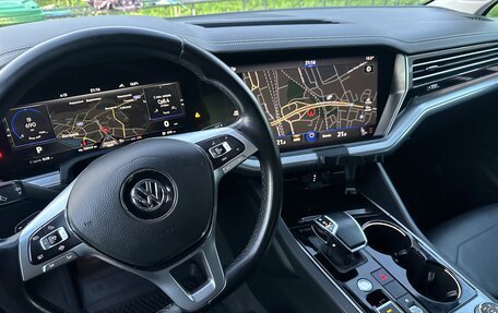 Volkswagen Touareg III, 2019 год, 4 200 000 рублей, 6 фотография