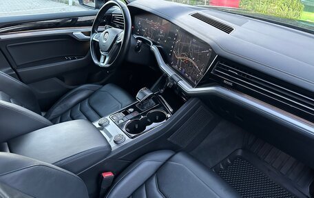 Volkswagen Touareg III, 2019 год, 4 200 000 рублей, 16 фотография