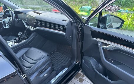 Volkswagen Touareg III, 2019 год, 4 200 000 рублей, 15 фотография
