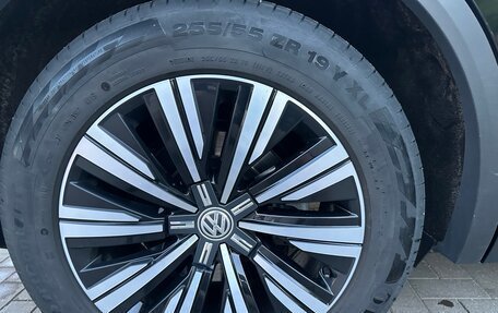 Volkswagen Touareg III, 2019 год, 4 200 000 рублей, 25 фотография