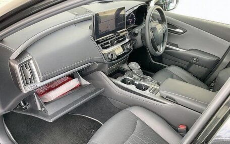Toyota Crown, 2022 год, 2 627 000 рублей, 16 фотография