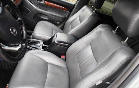 Toyota Land Cruiser Prado 120 рестайлинг, 2006 год, 2 750 000 рублей, 11 фотография