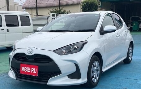 Toyota Yaris, 2022 год, 1 056 000 рублей, 1 фотография