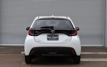 Toyota Yaris, 2022 год, 1 482 000 рублей, 5 фотография