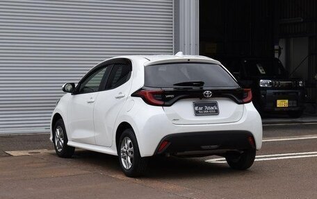 Toyota Yaris, 2022 год, 1 482 000 рублей, 4 фотография