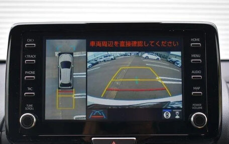 Toyota Yaris, 2022 год, 1 482 000 рублей, 12 фотография