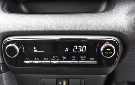 Toyota Yaris, 2022 год, 1 482 000 рублей, 26 фотография