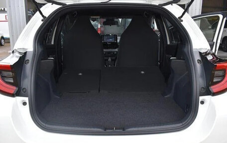 Toyota Yaris, 2022 год, 1 482 000 рублей, 31 фотография