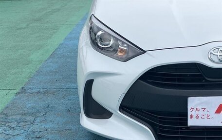 Toyota Yaris, 2022 год, 1 056 000 рублей, 8 фотография