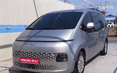 Hyundai Staria, 2022 год, 2 480 000 рублей, 2 фотография