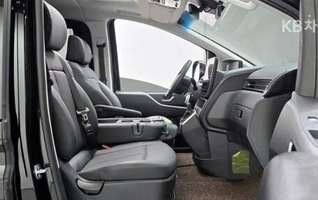 Hyundai Staria, 2022 год, 5 040 000 рублей, 9 фотография