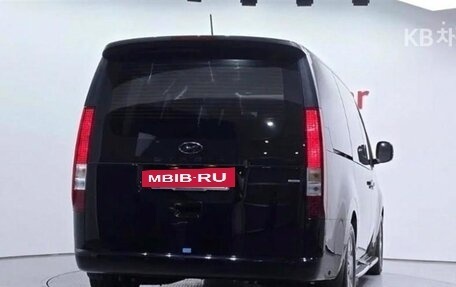 Hyundai Staria, 2022 год, 5 040 000 рублей, 4 фотография