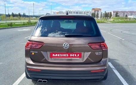 Volkswagen Tiguan II, 2017 год, 2 200 000 рублей, 2 фотография