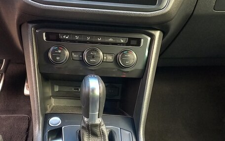 Volkswagen Tiguan II, 2017 год, 2 200 000 рублей, 15 фотография