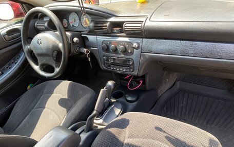 Dodge Stratus II, 2004 год, 350 000 рублей, 11 фотография