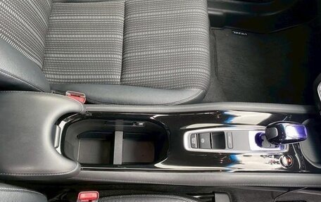 Honda Vezel, 2014 год, 1 054 000 рублей, 13 фотография