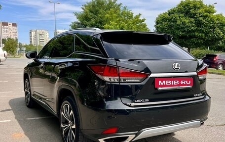 Lexus RX IV рестайлинг, 2022 год, 5 700 000 рублей, 4 фотография