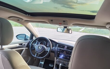 Volkswagen Golf VII, 2019 год, 1 950 000 рублей, 12 фотография