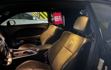 Dodge Challenger III рестайлинг 2, 2021 год, 6 100 000 рублей, 10 фотография