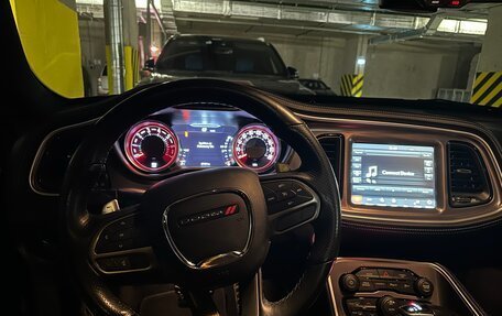 Dodge Challenger III рестайлинг 2, 2021 год, 6 100 000 рублей, 11 фотография