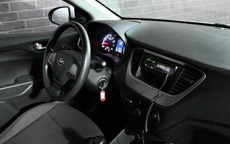 Hyundai Solaris II рестайлинг, 2018 год, 1 050 000 рублей, 11 фотография