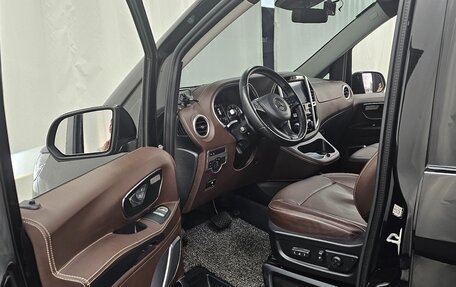 Mercedes-Benz V-Класс, 2019 год, 4 830 000 рублей, 6 фотография