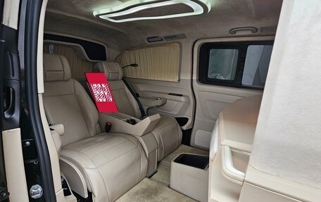 Mercedes-Benz V-Класс, 2019 год, 4 830 000 рублей, 8 фотография