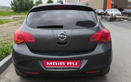 Opel Astra J, 2011 год, 588 000 рублей, 2 фотография