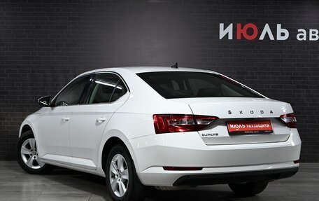 Skoda Superb III рестайлинг, 2021 год, 2 450 000 рублей, 4 фотография