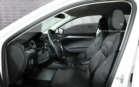 Skoda Superb III рестайлинг, 2021 год, 2 450 000 рублей, 10 фотография