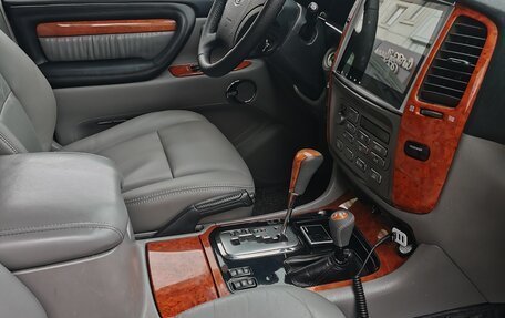 Toyota Land Cruiser 100 рестайлинг 2, 2005 год, 2 222 222 рублей, 4 фотография