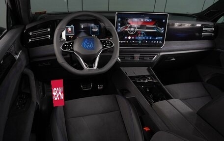 Volkswagen Tiguan, 2024 год, 4 699 000 рублей, 6 фотография