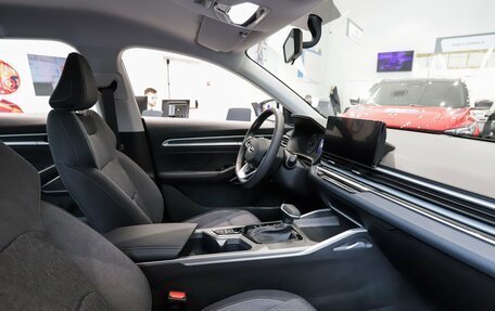 Geely Emgrand, 2024 год, 2 394 000 рублей, 18 фотография