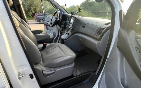 Hyundai Grand Starex Grand Starex I рестайлинг 2, 2015 год, 2 300 000 рублей, 3 фотография