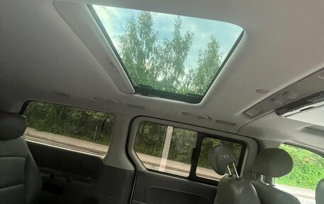 Hyundai Grand Starex Grand Starex I рестайлинг 2, 2015 год, 2 300 000 рублей, 18 фотография