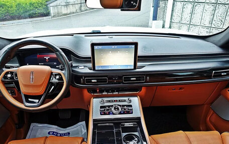 Lincoln Aviator II, 2022 год, 4 500 000 рублей, 8 фотография