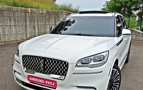 Lincoln Aviator II, 2022 год, 4 500 000 рублей, 2 фотография