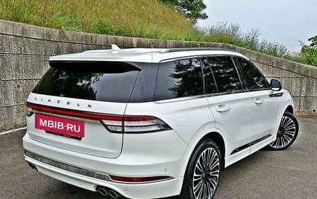 Lincoln Aviator II, 2022 год, 4 500 000 рублей, 3 фотография