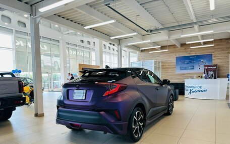 Toyota C-HR I рестайлинг, 2019 год, 2 499 900 рублей, 6 фотография
