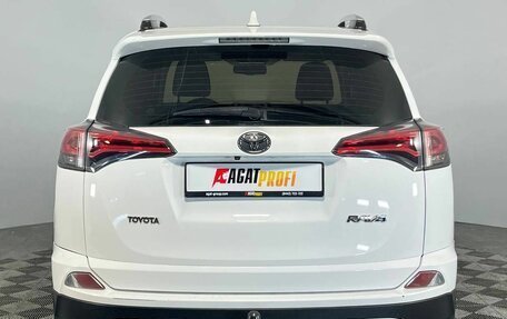 Toyota RAV4, 2018 год, 2 335 000 рублей, 6 фотография