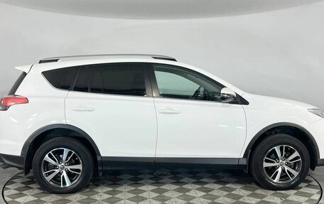 Toyota RAV4, 2018 год, 2 335 000 рублей, 4 фотография