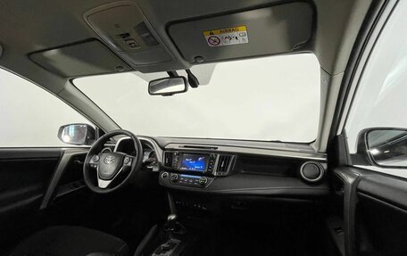 Toyota RAV4, 2018 год, 2 335 000 рублей, 13 фотография