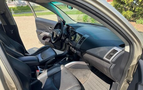 Mitsubishi Outlander III рестайлинг 3, 2007 год, 1 200 000 рублей, 8 фотография