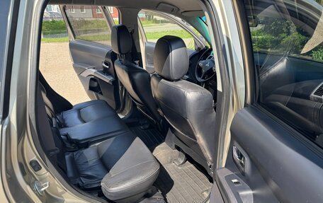 Mitsubishi Outlander III рестайлинг 3, 2007 год, 1 200 000 рублей, 10 фотография