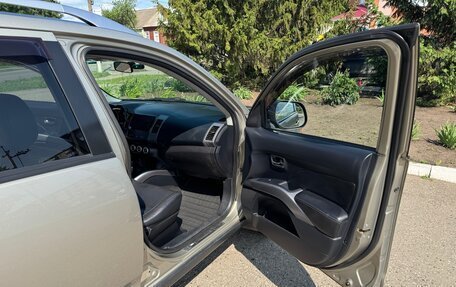 Mitsubishi Outlander III рестайлинг 3, 2007 год, 1 200 000 рублей, 14 фотография
