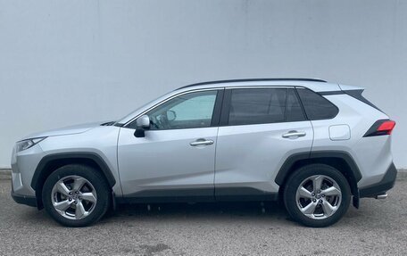 Toyota RAV4, 2021 год, 3 400 000 рублей, 8 фотография