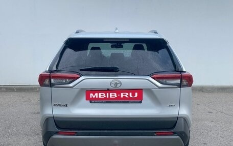 Toyota RAV4, 2021 год, 3 400 000 рублей, 6 фотография